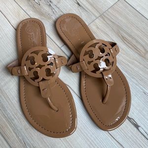Tory Burch leather sandals beige size 6 new